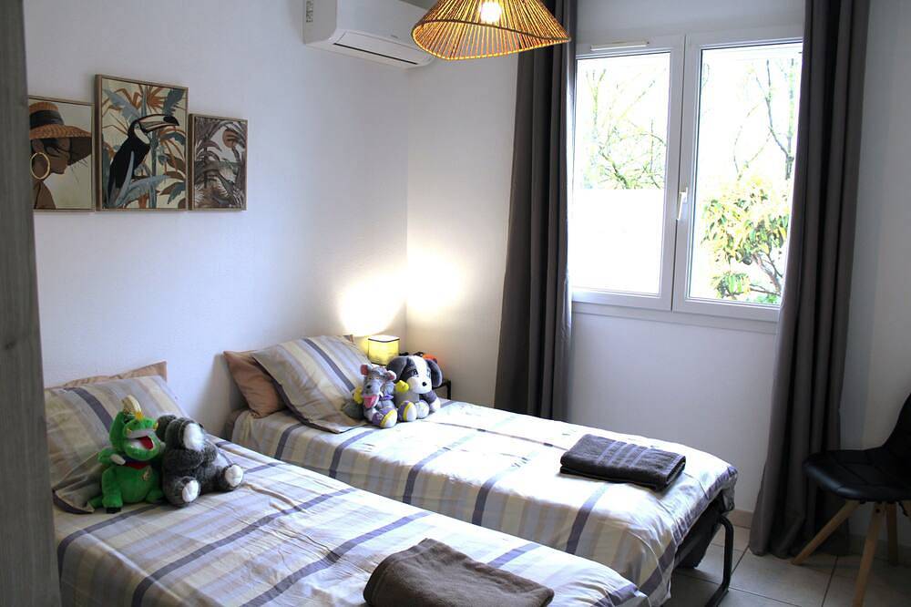 Comfortable single-storey villa with garage, parking, veranda terrace. in Sigean, Mediterranean Coast (France)