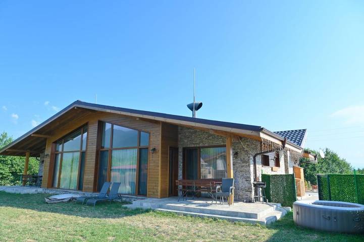Casa rural para 7 personas, con jardín además de sauna y jacuzzi en Bulgaria