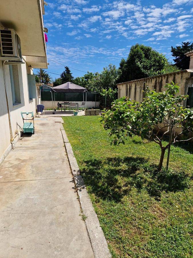 Gîte pour 4 personnes, avec terrasse dans Port du Cros de cagnes - 2