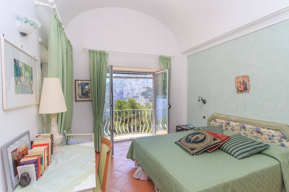 Villa with wonderful panoramic sea view with private pool in Capri, Naples Province