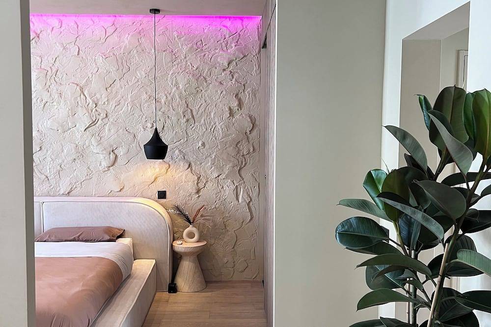 Entire apartment, Harmony Room Romantic Suite with Jacuzzi in Angers, Angers region