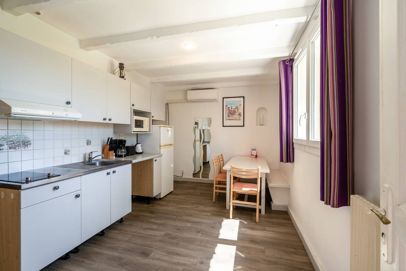 Ganze Ferienwohnung, Ferienwohnung für 5 Personen mit Garten in La Roque-sur-Pernes, Vaucluse