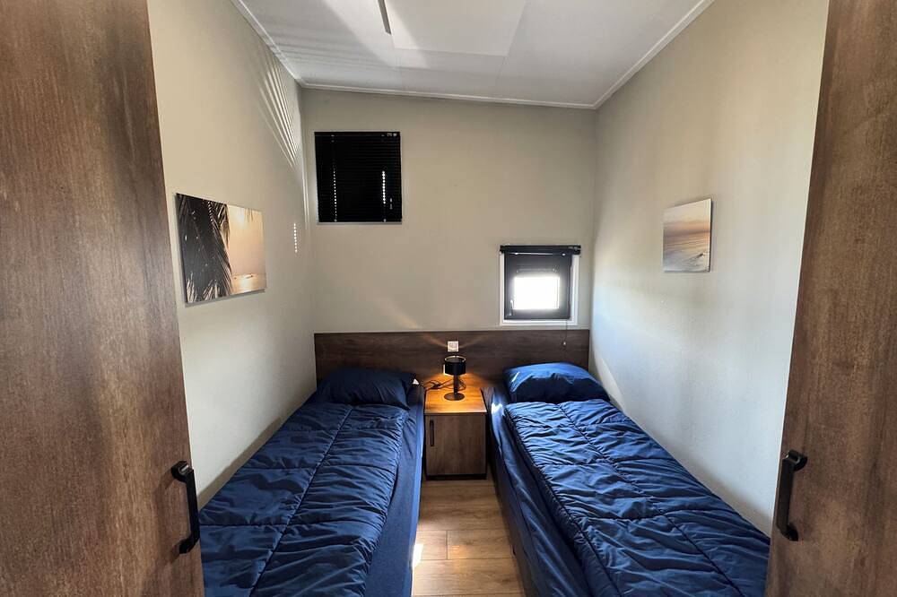 Modern chalet Laguna Kampen for 6 people with fenced garden and Wlan in Kampen, Lake Veluwe