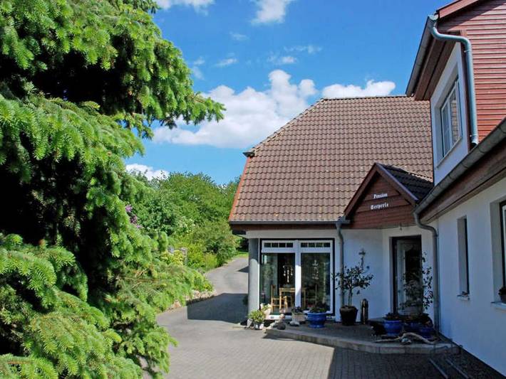 Hotel für 2 Personen, mit Seeblick und Terrasse sowie Garten, kinderfreundlich in Sellin - 2