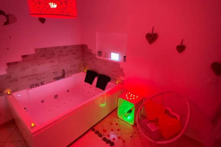 Location de vacances pour 6 personnes, avec balcon à Saint-Genest-Lerpt - 4