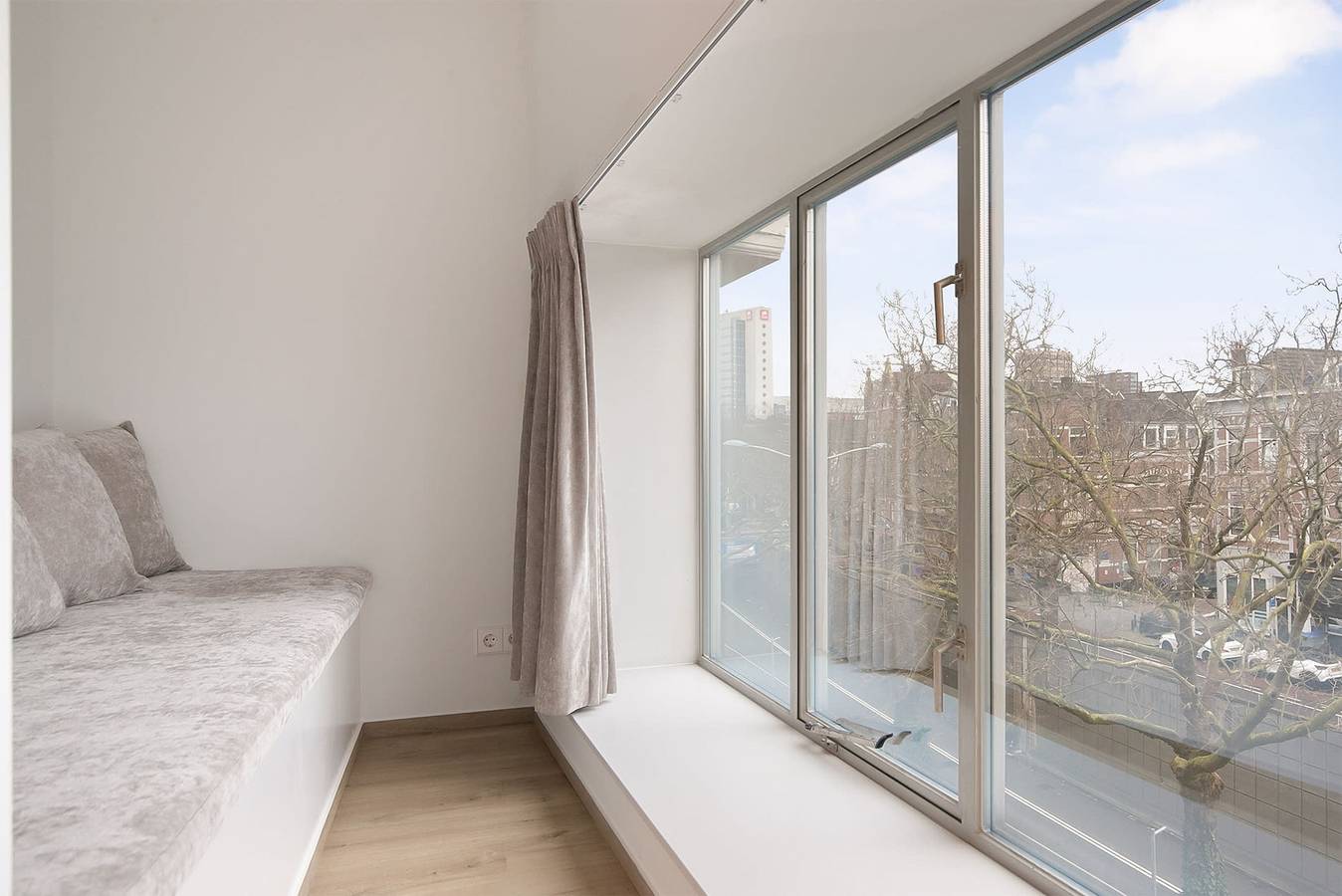 Ganze Wohnung, 2 Br Apartment in Center w Free Parking in Rotterdam, Südholland