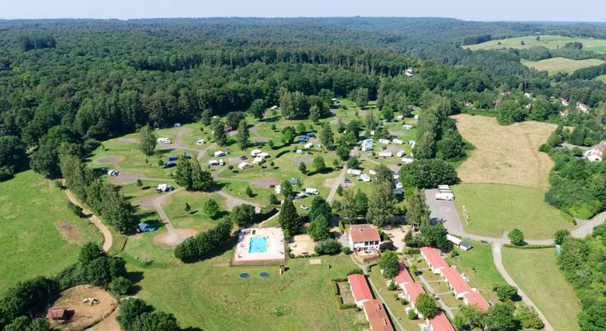 Camping pour 10 personnes, avec terrasse et piscine, animaux acceptés en Belgique - 2