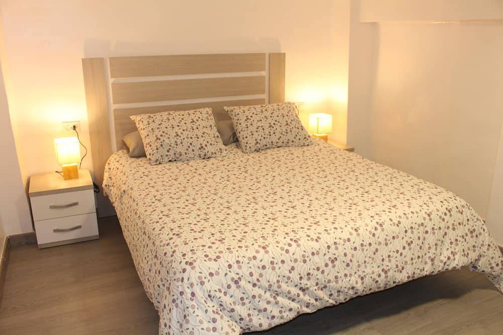 Apartamento inteiro, Brilhante apartamento perto da praia e marina com sotão e marquise in Valência, Costa de Valência
