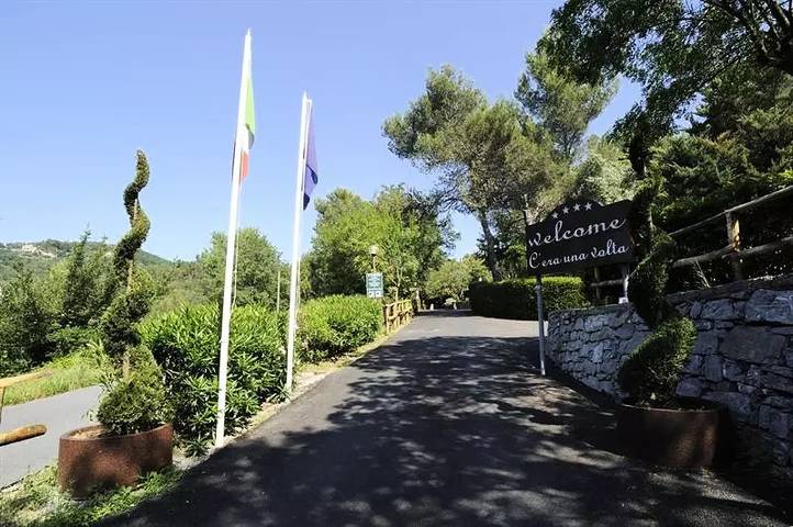 Glamping per 2 persone, con Piscina e Sauna nonché Panorama in Liguria