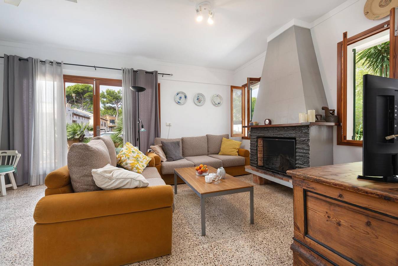 Ombra De Pins - Casa con terraza a 400 m de la playa Wifi Gratis in Playa Son Serra de Marina, Santa Margalida