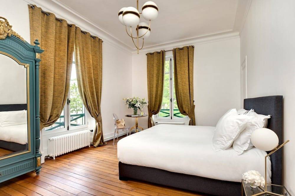 Villa - Chalet Clermont-Tonnerre with swimming pool in the center of town in Vichy, Región de Vichy