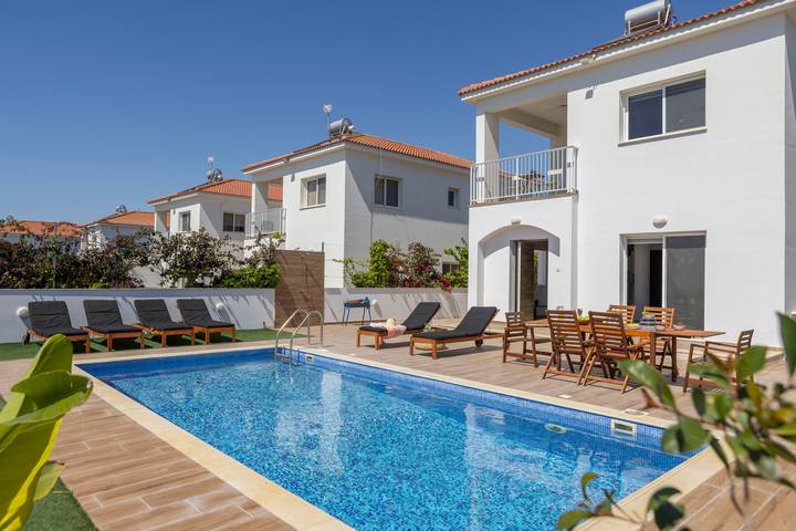 Villa für 8 Personen, mit Balkon und Garten in Ayia Napa