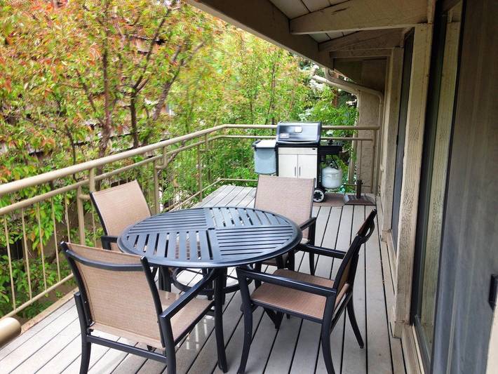 Vacation rental for 6 people, with pool and balcony as well as sauna and hot tub in Aspen