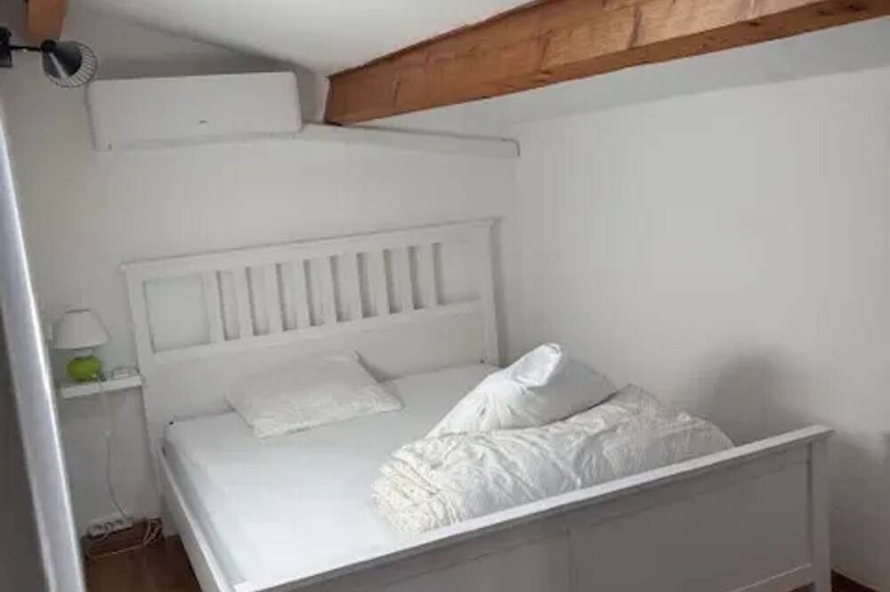 Homerez - Amplia Villa en Aimargues con Piscina Privada in Aimargues, Costa mediterránea (Francia)