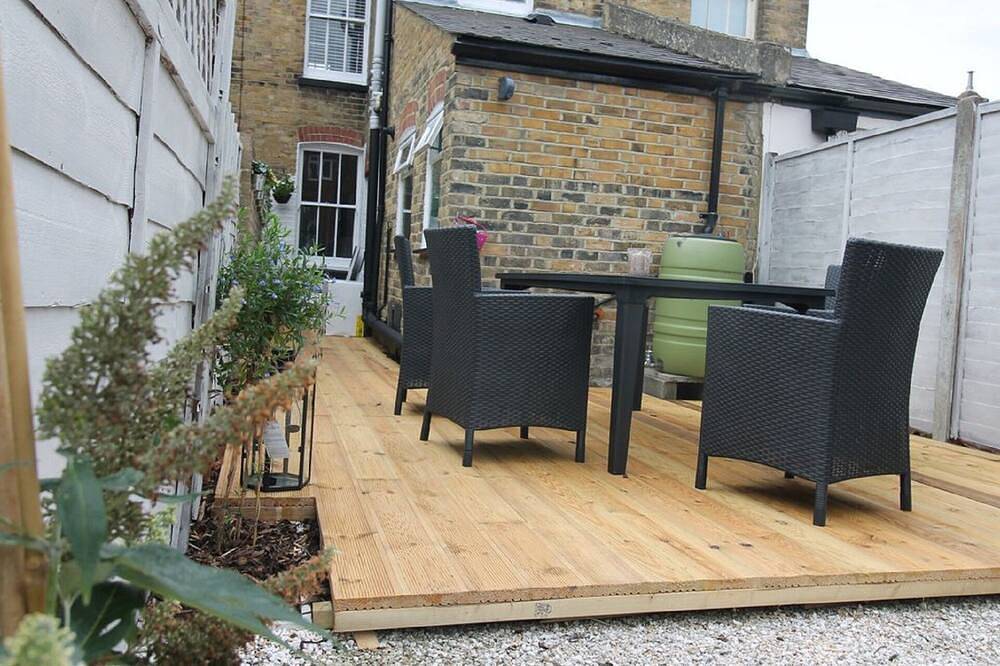 Charming 2 bed cottage in the heart of Canterbury with parking nearby in Kent