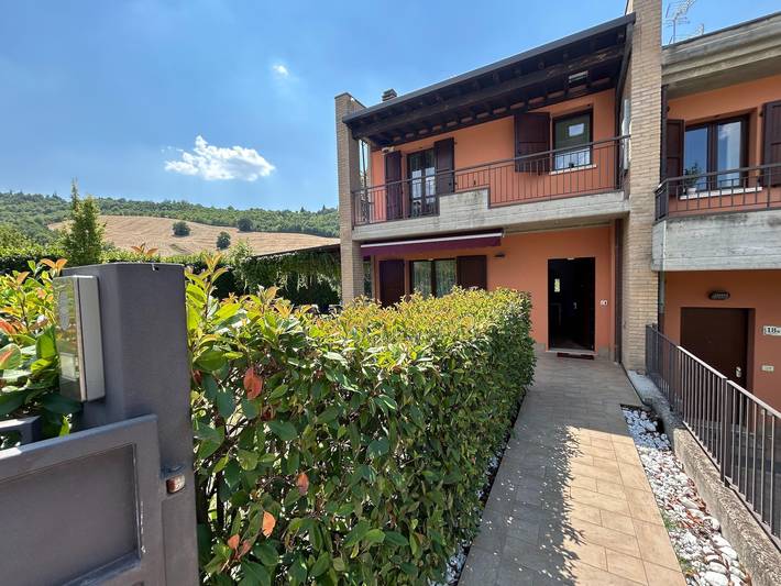 Casa vacanza per 6 persone, con Piscina a Fermignano