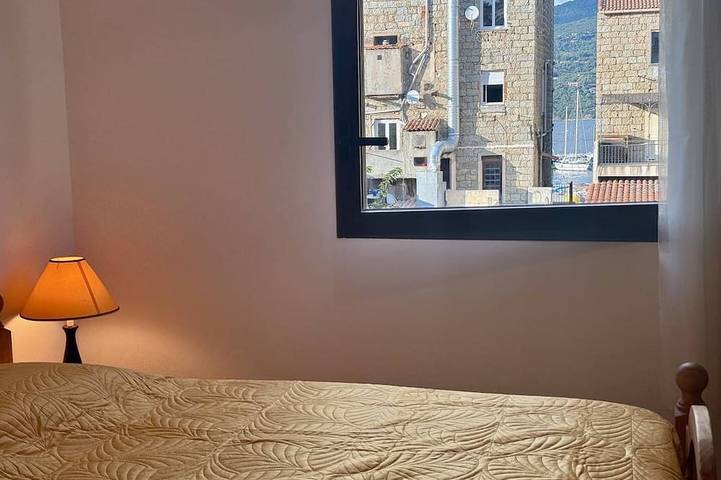 Gîte pour 2 personnes, avec jacuzzi et terrasse dans Office De Tourisme De Propriano - 4