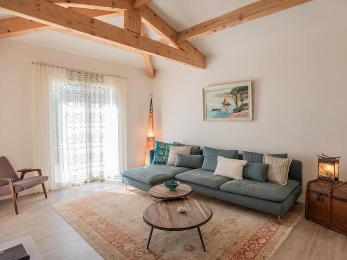 Location de vacances pour 8 personnes, avec jardin ainsi que terrasse et piscine à Tourrettes - 3