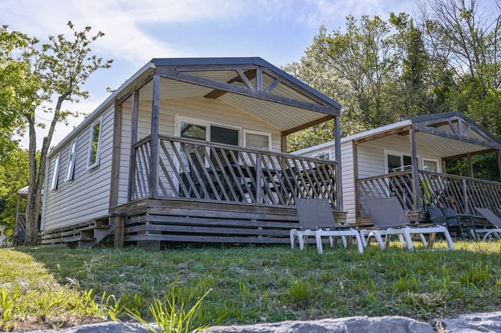 Caravane pour 4 personnes, avec Balcon/Terrasse et Terrasse