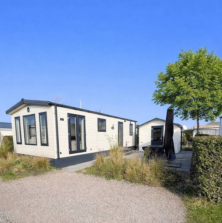 Ferienanlage für 4 Personen, mit Terrasse und Balkon/Terrasse in Kamperland