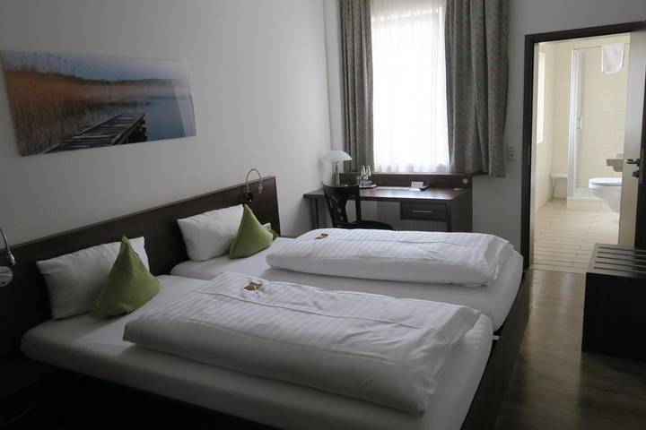 Hotel für 2 Personen, mit Terrasse und Ausblick in Münnerstadt - 4