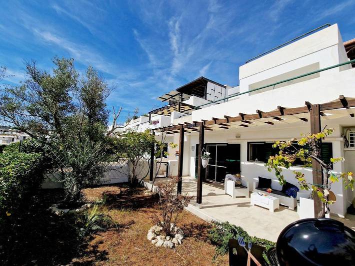 Villa per 4 persone, con Terrazza e Giardino nonché Panorama a Santa Cesarea Terme
