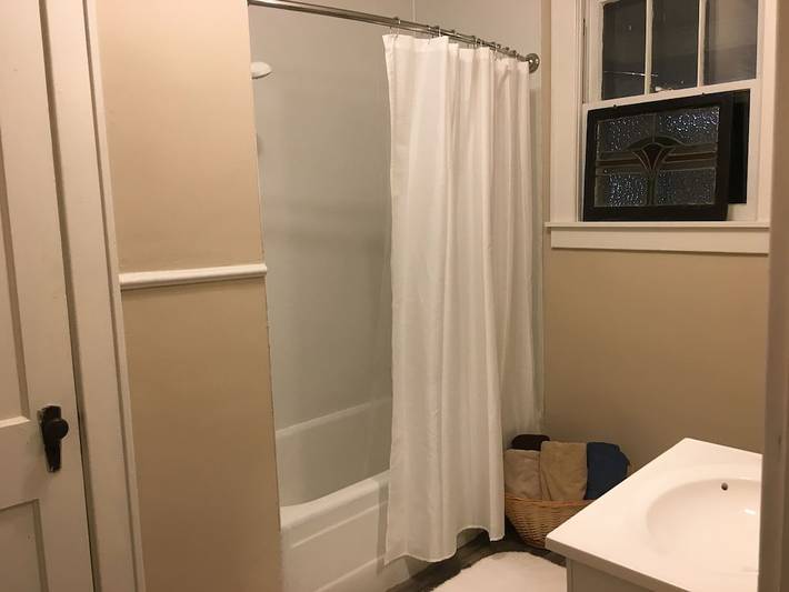 Vacation rental for 4 people, with yard and balcony in West Virginia