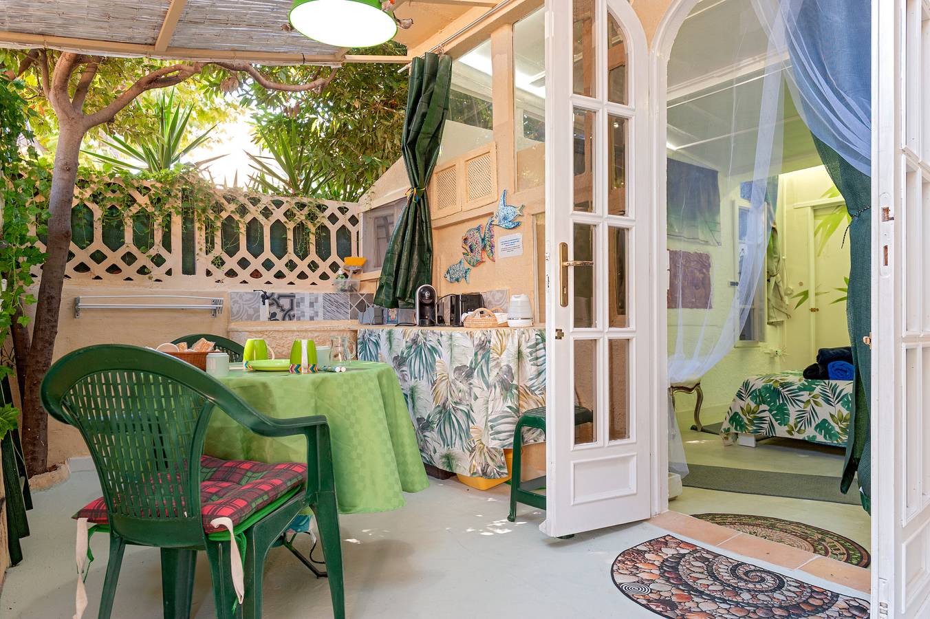 Habitación 'La Stanza Verde Degli Artisti' con jardín privado y Wi-Fi in Vada, Costa Etrusca