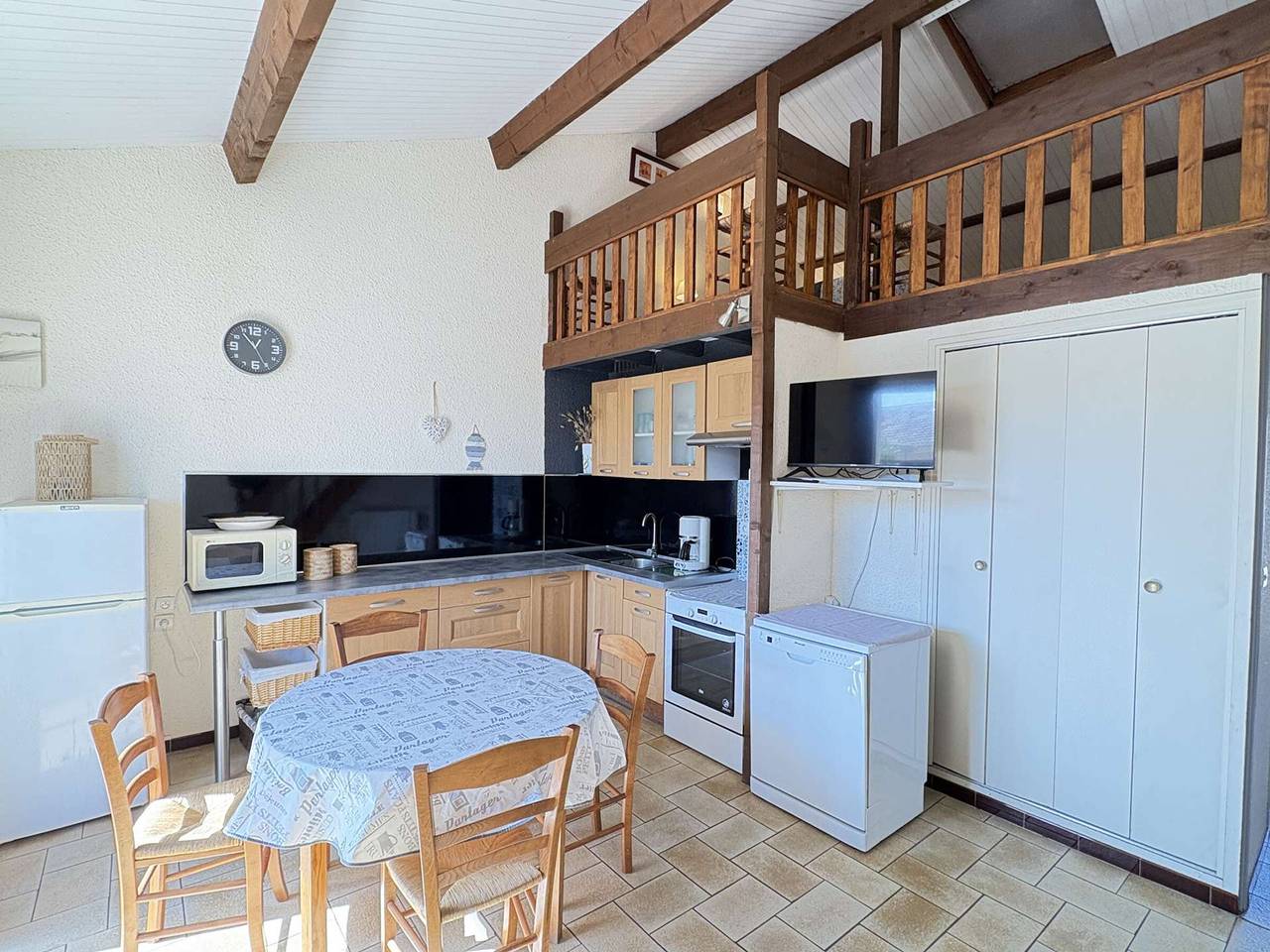 Charming terraced house in Biscarrosse Beach, close to the sea for family holidays in Biscarrosse Plage, Biscarrosse