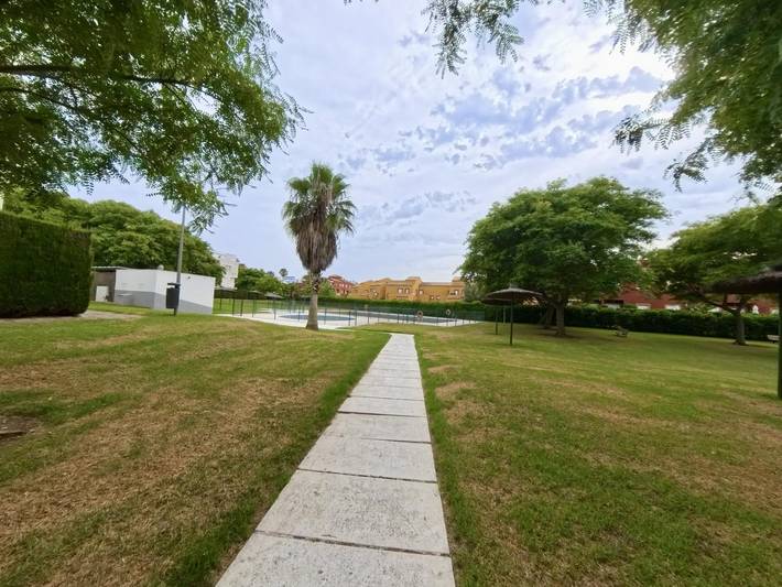 Ganze Ferienwohnung, Ferienwohnung für 8 Personen mit Garten in Costa Ballena, Rota