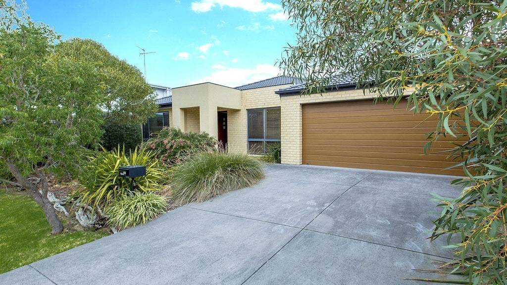 Holiday Home for 8 People in Inverloch, Bass Coast Shire