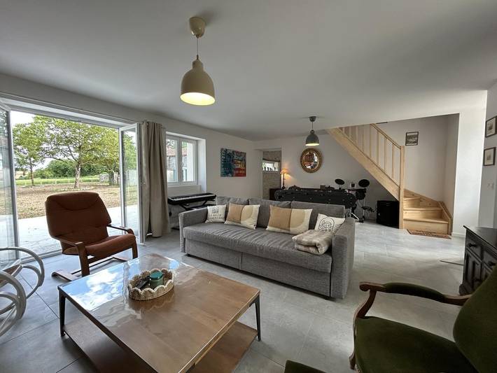 Location de vacances pour 6 personnes, avec Terrasse et Jardin ainsi que Piscine et Vue en Charente - 3