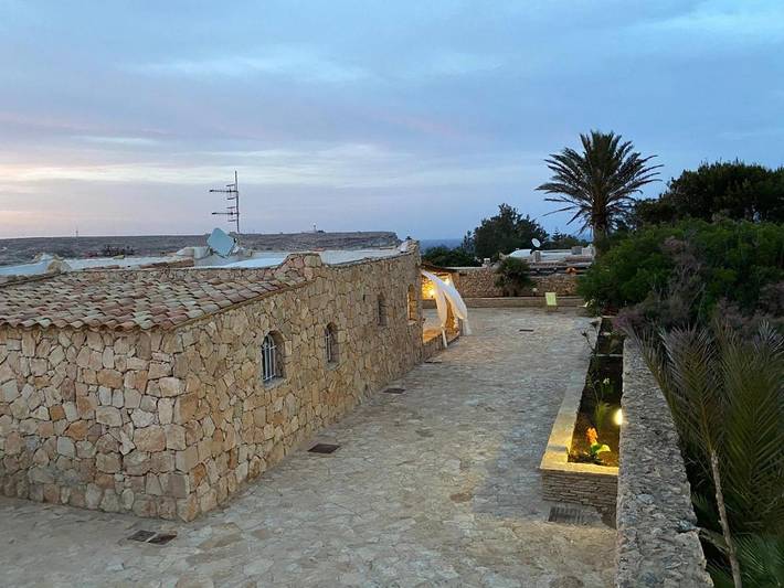 Location de vacances pour 8 personnes, avec terrasse, adapté aux familles dans Lampedusa - 2
