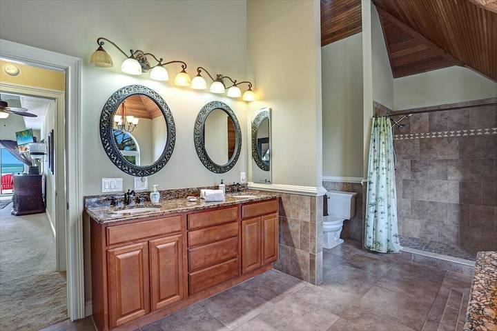 Vacation rental for 9 people, with balcony and yard in North Captiva Island