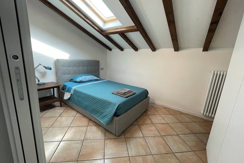 Entire apartment, Apartment in country villa with traditional Dop vinegar cellar in Nonantola, Modena Province