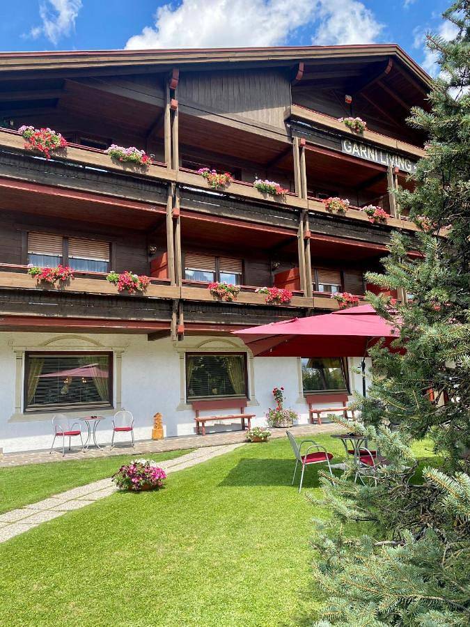 Hotel Garni Living in San Candido, Dolomites de Sesto