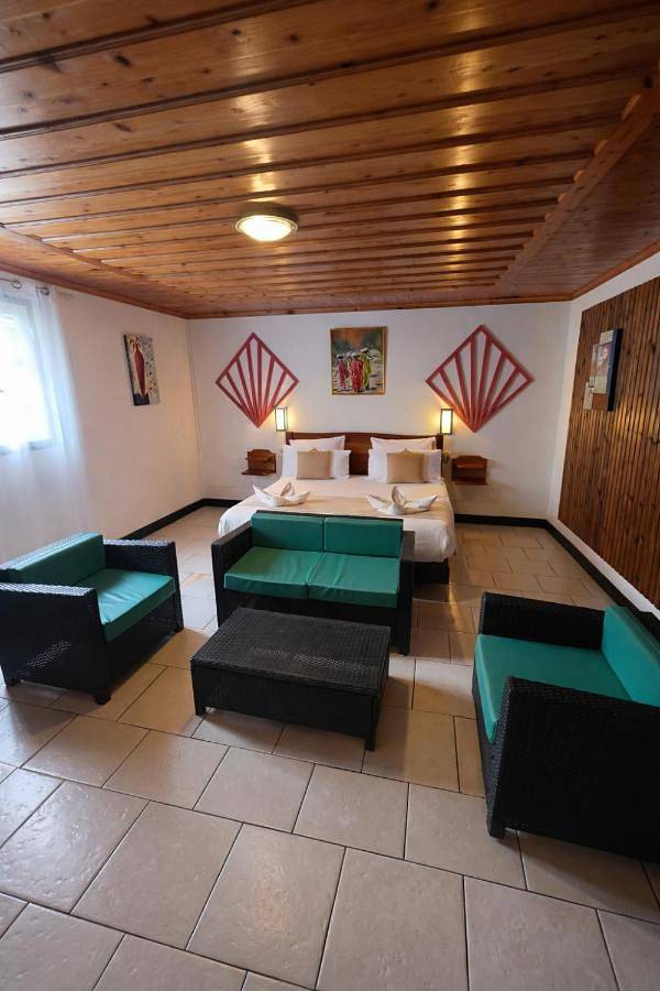 Hôtel pour 2 personnes, avec piscine et vue ainsi que sauna et jardin dans La Mare à Joncs - 2