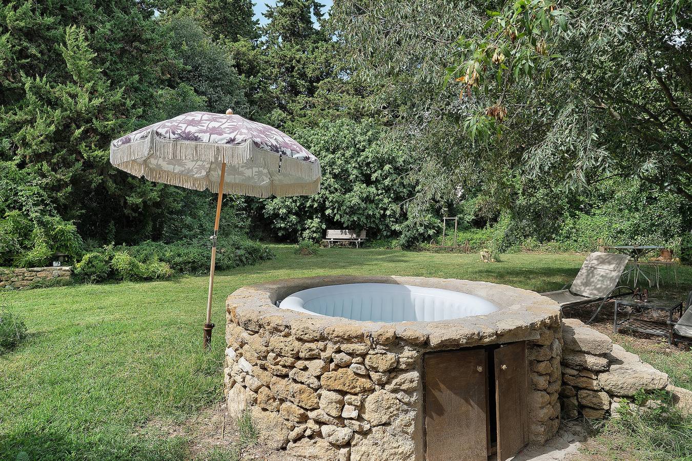 Ferienhaus 'Maison En Pierre Chevaux' mit Wlan im Luberon, Nähe Lourmarin in Puyvert, Regionaler Naturpark Luberon