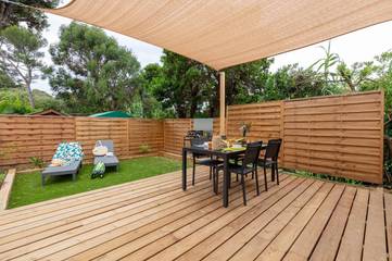Gîte pour 4 personnes, avec terrasse et vue dans Plage Du Pradeau