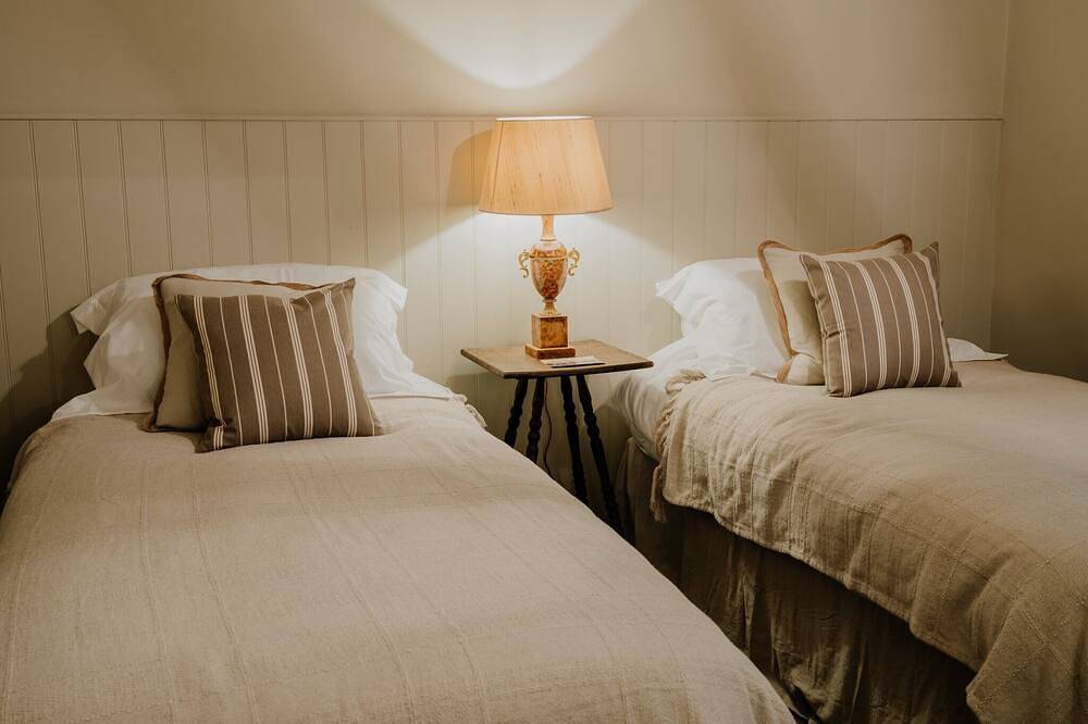 Beautiful Grade Ii* listed Gatehouse in Great Location in Sheffield, South Yorkshire