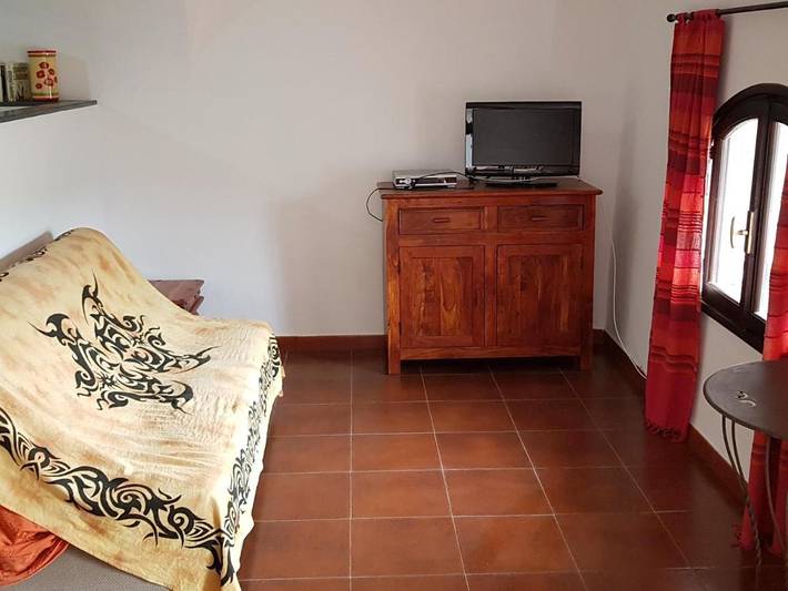 Gîte pour 4 personnes, avec Terrasse ainsi que Jardin et Vue dans Lingueglietta - 4