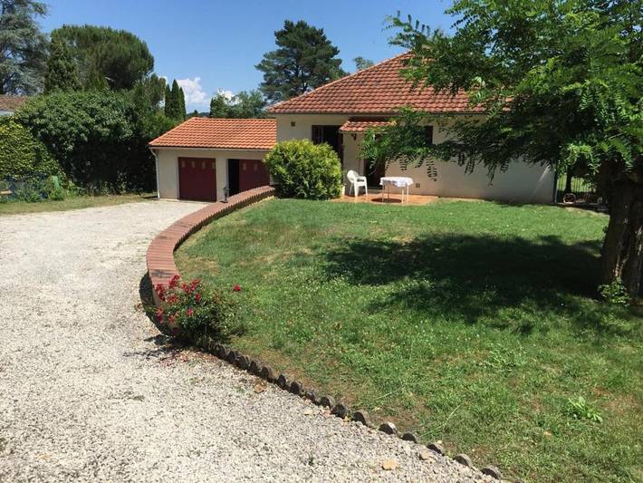 Location de vacances pour 6 personnes, avec terrasse et jardin à Mauzac-et-Grand-Castang
