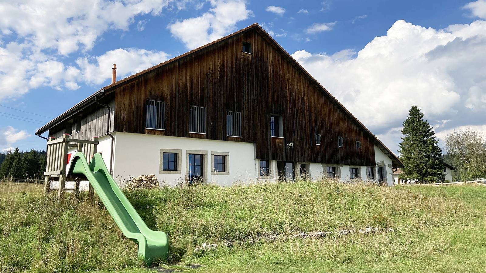 Ganze Ferienwohnung, Brasel - 3.5 Zimmerwohnung in La Brévine, Jura & Drei-Seen-Land