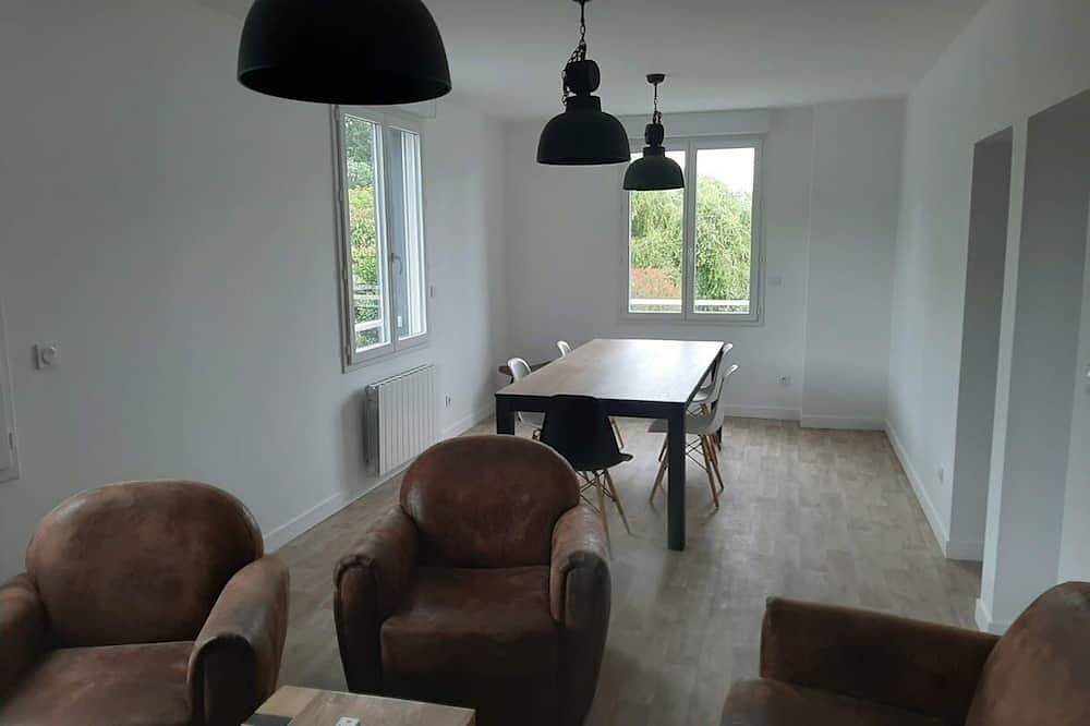 Appartement entier, Logement Avec Grande Terrasse in Ploemel, Côte des Mégalithes