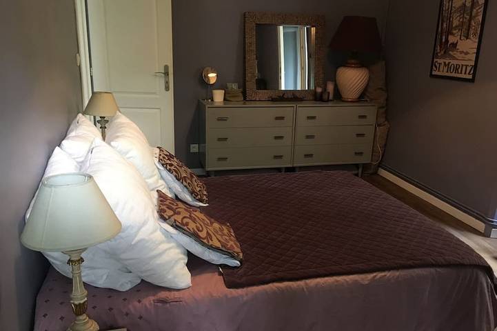 Location de vacances pour 8 personnes, avec piscine ainsi que jardin et balcon dans Largentière - 3