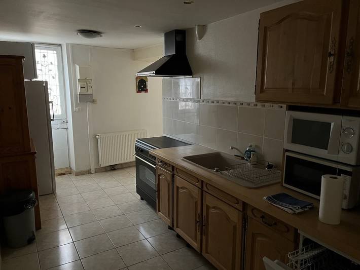 Gîte pour 25 personnes, avec piscine et jacuzzi ainsi que terrasse et jardin dans la Loire - 4