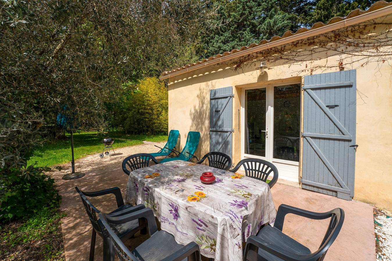 Casa de vacaciones 'Maisonnette' con terraza privada, jardín privado y Wi-Fi in Le Thor, Vaucluse