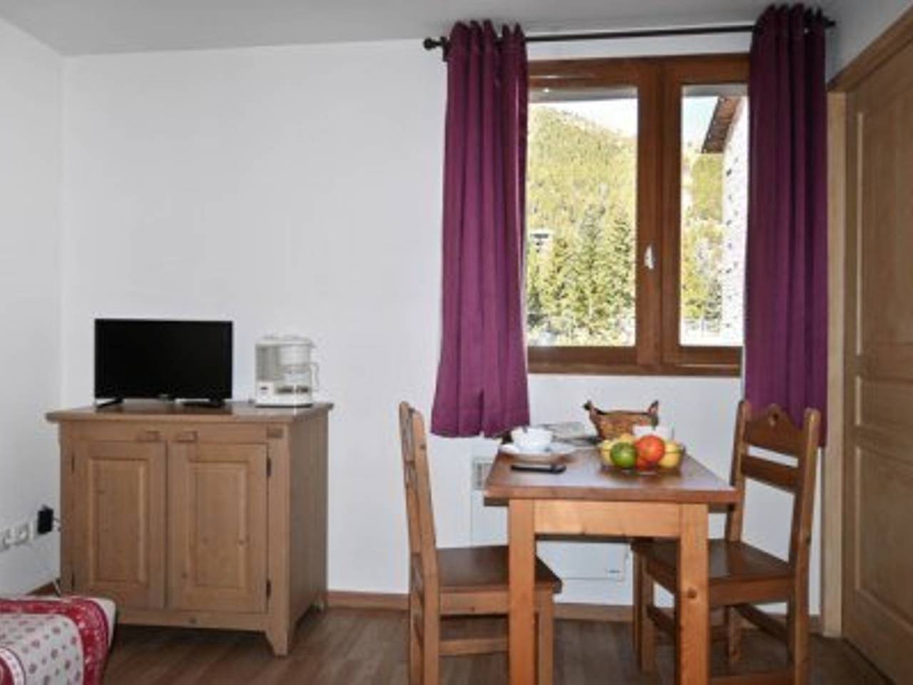 Estudio entero, Estudio para 2 personas con wifi y vista a las pistas en Montgenèvre. in Montgenèvre, Briançon region