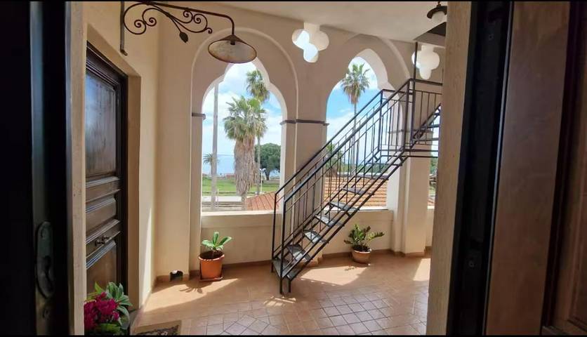 Appartamento per 8 persone, con Balcone e Terrazza nonché Panorama a Roccella Ionica