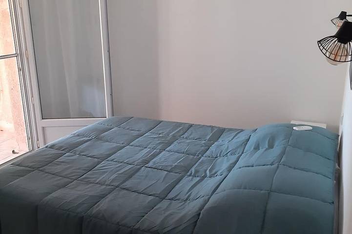 Location de vacances pour 2 personnes, avec terrasse ainsi que piscine et jardin à Afa - 2